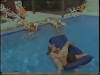 Vintage Pool Party (german dub)