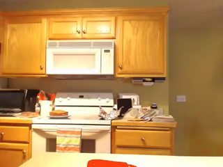 Blonde in the kitchen Webcam vid - Access TubCams.com