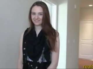 Sexy Teen Realtor opens The Sale Of The House With Her Pussy